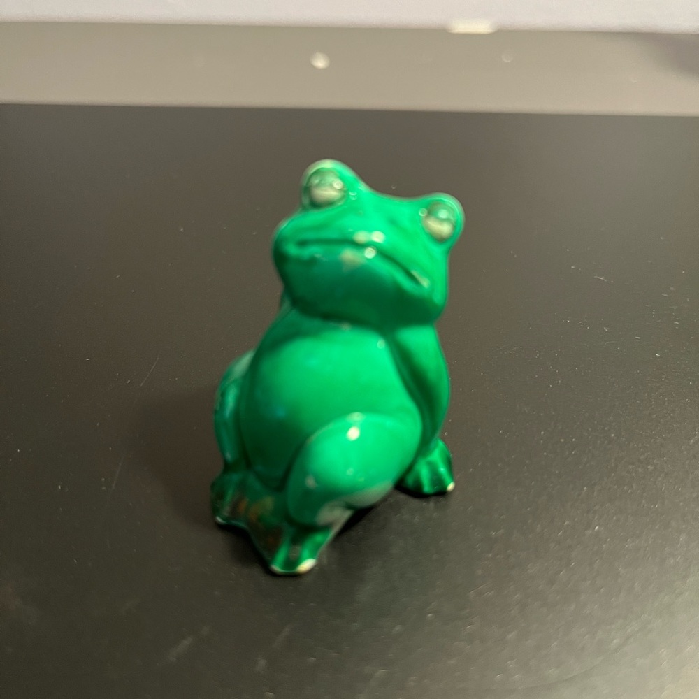 Hong Kong Collectable Vintage Plastic figurines-gr frog, swan, elephant,snoopy